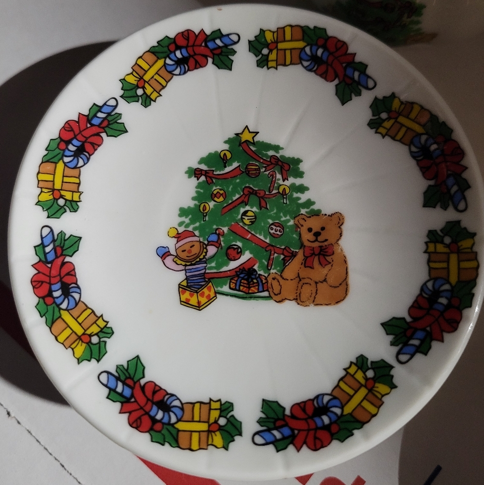 Dillards Trimmings - 20 Pc Mini Christmas Tea Set